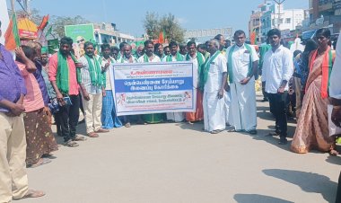 செங்கம் அருகே என் மண் என் மக்கள் யாத்திரை தமிழக பஜாக மாநில தலைவர் திரு. அண்ணாமலை அவர்கள் மேற்கொண்ட போது தென்பெண்ணை சேய்யாறு இணைப்பு விவசாயிகள் சங்கம் சார்பாக நீர் பற்றாக்குறையை சரி செய்ய வலியுறுத்தி திரு. அண்ணாமலை அவகளிடம் மனு அளிக்கப்பட்டது