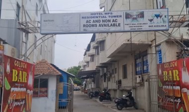 திருப்பூரில்  எம்பிஎஸ் ஹோட்டலில்  மசாஜ் என்ற பெயரில்  கொடி கட்டி பறக்கும் விபச்சாரம் எத்தனை முறை நடவடிக்கை எடுத்தாலும் வேறு வேறு பெயரில் தொடர்ந்து நடக்கும் அவலம்!!!!!!